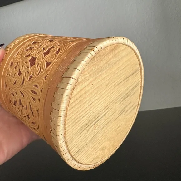 Floral Birch Bark Basket Nature Made Hand Crafted 6”. X 4.5” - Picture 6 of 9